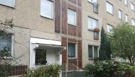 A view of a residential bulding in Leipzig, Germany October 10. 2016 where German police had captured a man suspected of planning a bomb attack. REUTERS/Oliver Ellrodt
