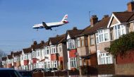 (FILES) This file photo taken on February 18, 2015 shows a British airways plane preparing to land at Heathrow Airport in west London. The British government has confirmed on October 25, 2016 that it backs the expansion of London's heathrow airport. / AFP