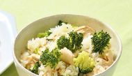 Takikomi gohan with tuna and broccoli (The Yomiuri Shimbun)