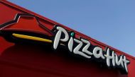 The opening provides an opportunity for Pizza Hut’s parent, Yum! Brands Inc., which has sought to burnish the pizza chain’s image after years of sluggish sales.