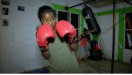 
The project aims to keep teenagers off the streets and away from crime by offering boxing as an alternative to gang life, in turn trying to make Colombia's second city of Medellin safer.