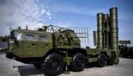 (FILE PHOTO) Russian S-400 anti-aircraft missile launching system is displayed at the exposition field in Kubinka Patriot Park outside Moscow during the first day of the International Military-Technical Forum Army-2017. AFP / Alexander NEMENOV
