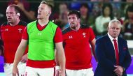 Wales' head coach Warren Gatland (R) looks on with his team before the Japan 2019 Rugby World Cup semi-final match between Wales and South Africa at the International Stadium Yokohama in Yokohama on October 27, 2019.  AFP / Behrouz Mehri
