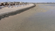 Empty sunbeds are seen during a low tide at the beach of the Red Sea resort of Sahl Hasheesh, Hurghada, Egypt, on January 8, 2020. (Reuters/Amr Abdallah Dalsh/File Photo)