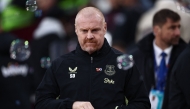 (FILES) Everton's English manager Sean Dyche arrives for the English Premier League football match between West Ham United and Everton at the London Stadium, in London on November 9, 2024. (Photo by HENRY NICHOLLS / AFP)