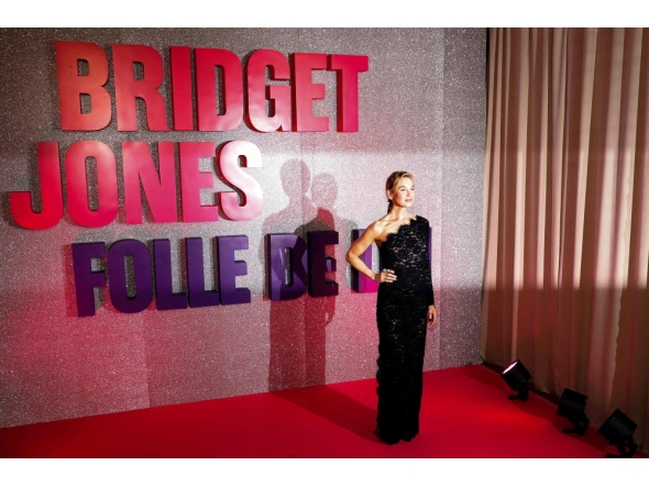 US actress Renee Zellweger poses upon arrival for a photocall ahead of the French premiere of the film 