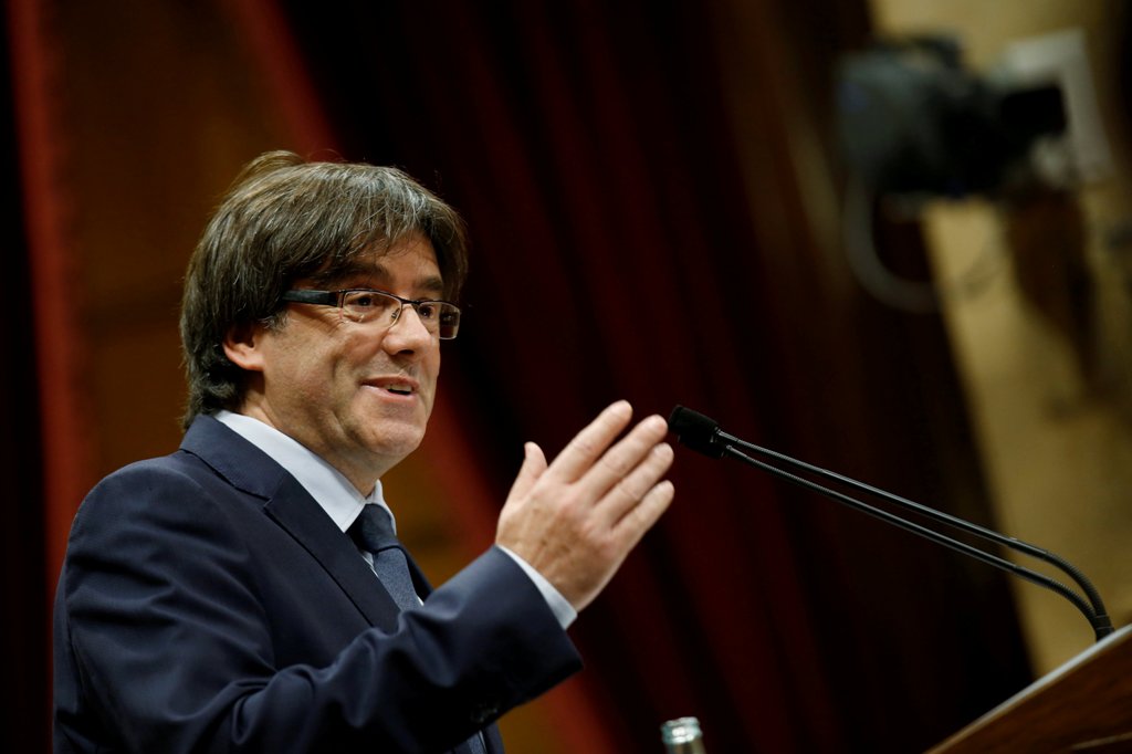 Catalonia's President Carles Puigdemont gestures during a confidence vote session at Catalan Parliament in Barcelona, Spain, September 28, 2016. REUTERS/Albert Gea