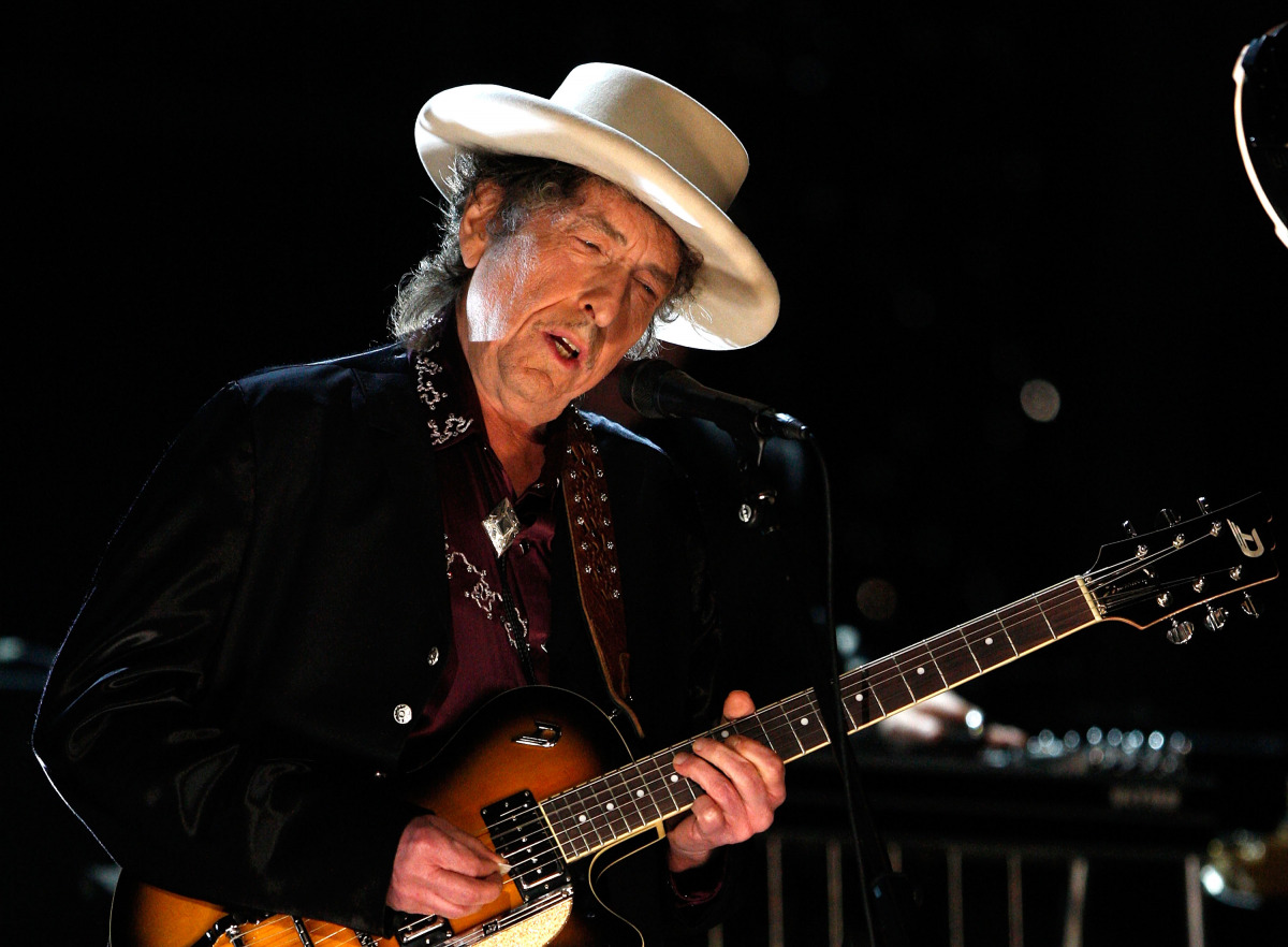 This file photo taken on June 11, 2009 shows US singer Bob Dylan performing during the 37th AFI Life Achievement Award: A Tribute to Michael Douglas at Sony Pictures in Culver City, California. (AFP / Getty / Kevin Winter)