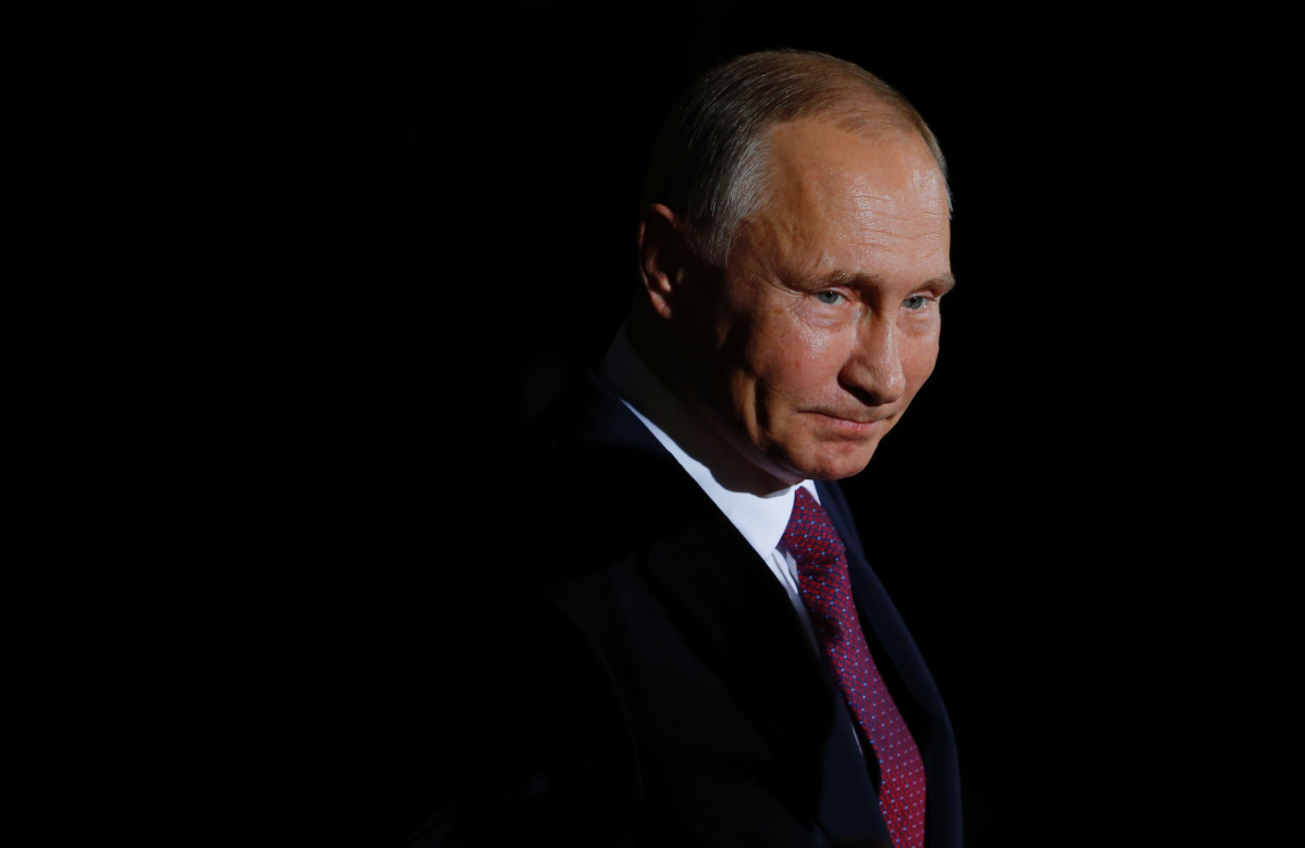 Russian President Vladimir Putin arrives at the chancellery on October 19, 2016 in Berlin. German Chancellor Angela Merkel hosts the leaders of Russia, Ukraine and France in a new push for peace in eastern Ukraine. / 
(AFP / Odd ANDERSEN)