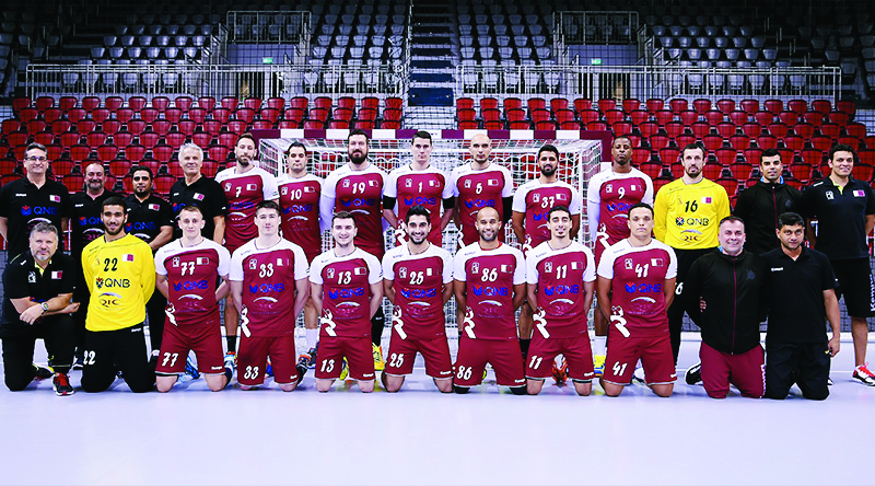 The Qatar National Handball team and officials.  Pictures:  www.francehandball2017.com