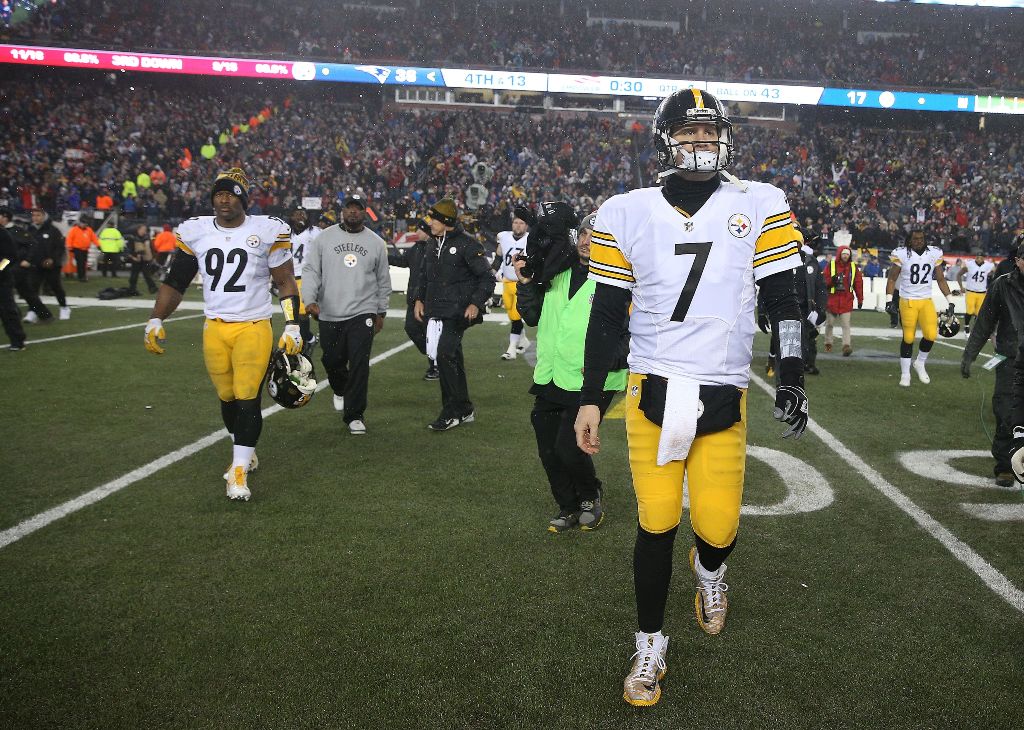 Ben Roethlisberger #7 of the Pittsburgh Steelers walks off the field after his teams 36-17 loss to the New England Patriots in the AFC Championship Game at Gillette Stadium on January 22, 2017 in Foxboro, Massachusetts. Patrick Smith/AFP