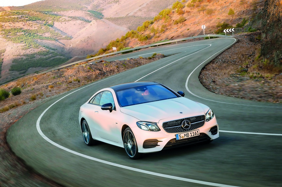 The new E-Class Coupé combines the beauty and classic virtues of a grand tourer with state-of-the-art technology. The interior of the new E-Class Coupé embodies the synthesis of sporty emotion and luxurious intelligence.