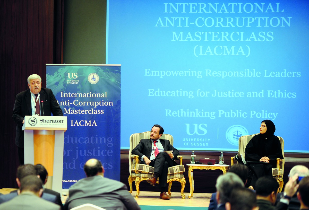 Dimitri Vlassis (left), Chief, Corruption and Economic Crime Branch, Uniter Nations Office on Drugs and Crime (UNODC, Vienna), Secretary of the conference of the States Parties to the United Nations Convention Against Corruption (UNCAC) during the lecture