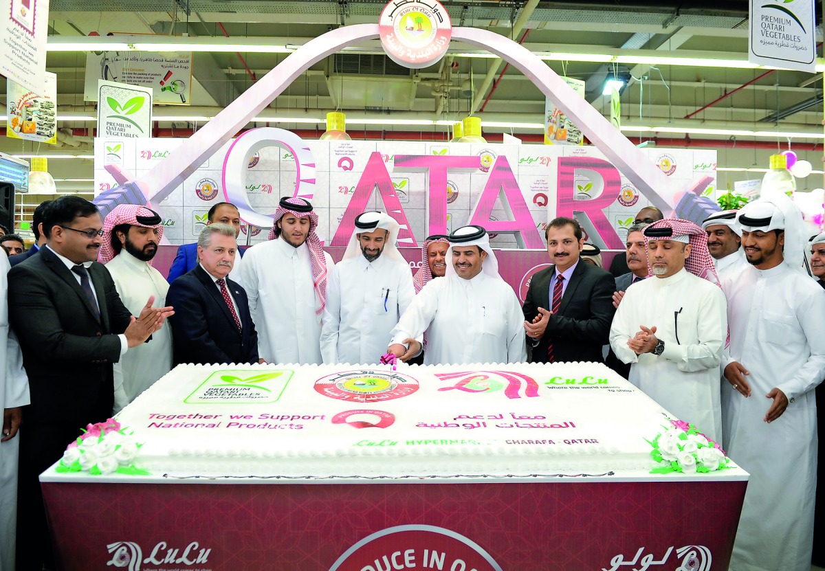 Sheikh Jassem bin Jabor Al Thani, Assistant Undersecretary for Consumer Affairs at the Ministry of Economy and Commerce, with Sheikh Dr. Faleh bin Nasser Al Thani, Assistant Under-Secretary for Agriculture and Fisheries Affairs at the Ministry of Municipa