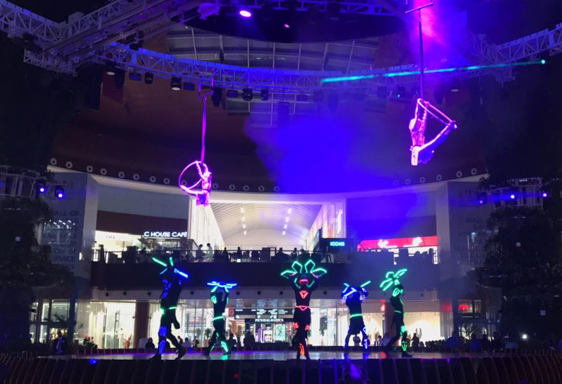 Artistes perform Acrobat Tech Show at MoQ.