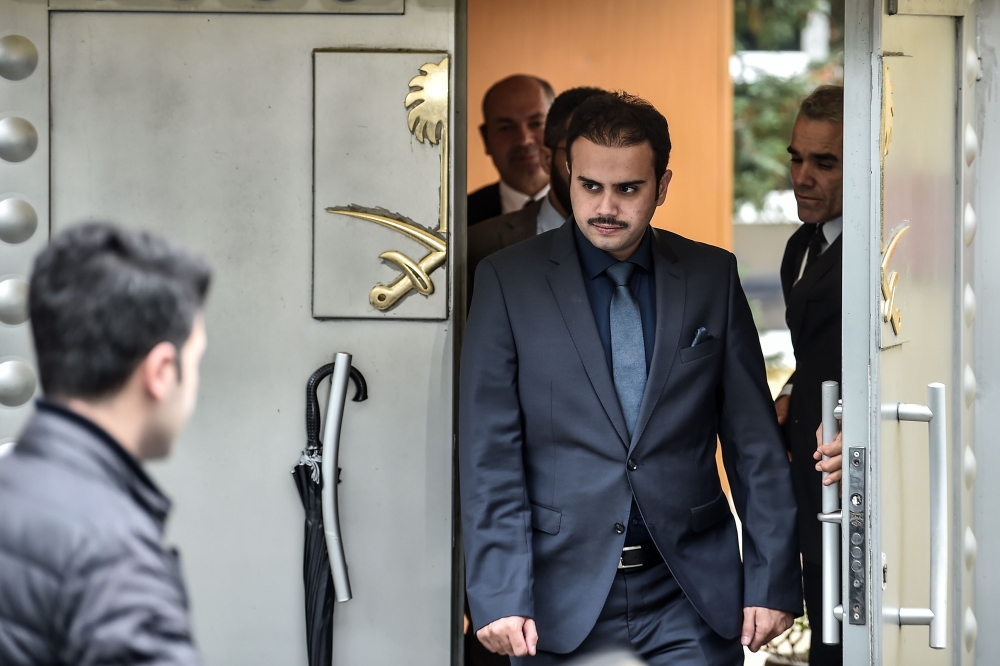 Saudi officials leave the Saudi Arabian consulate in Istanbul on October 15, 2018. AFP / OZAN KOSE