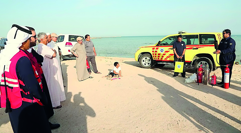 An official from Civil Defence Department providing tips to campers on how to deal with fire situation. 