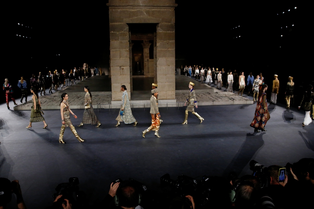 Models present creations during the CHANEL Paris New York Métiers d'art 2018/19 Show at Metropolitan Museum of Art in New York, U.S. December 4, 2018. REUTERS/Caitlin Ochs