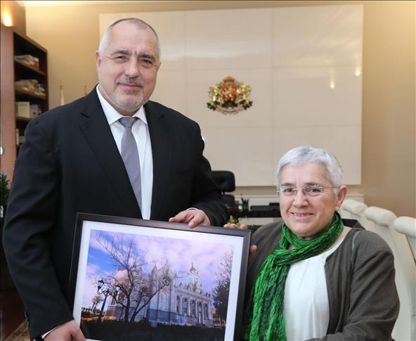 Bulgaria’s Prime Minister Boyko Borissov (L) thanked the church’s restoration team led by Fikriye Bulunmaz (R) as well as Turkish authorities who had contributed to the restoration of 19th century basilica. 