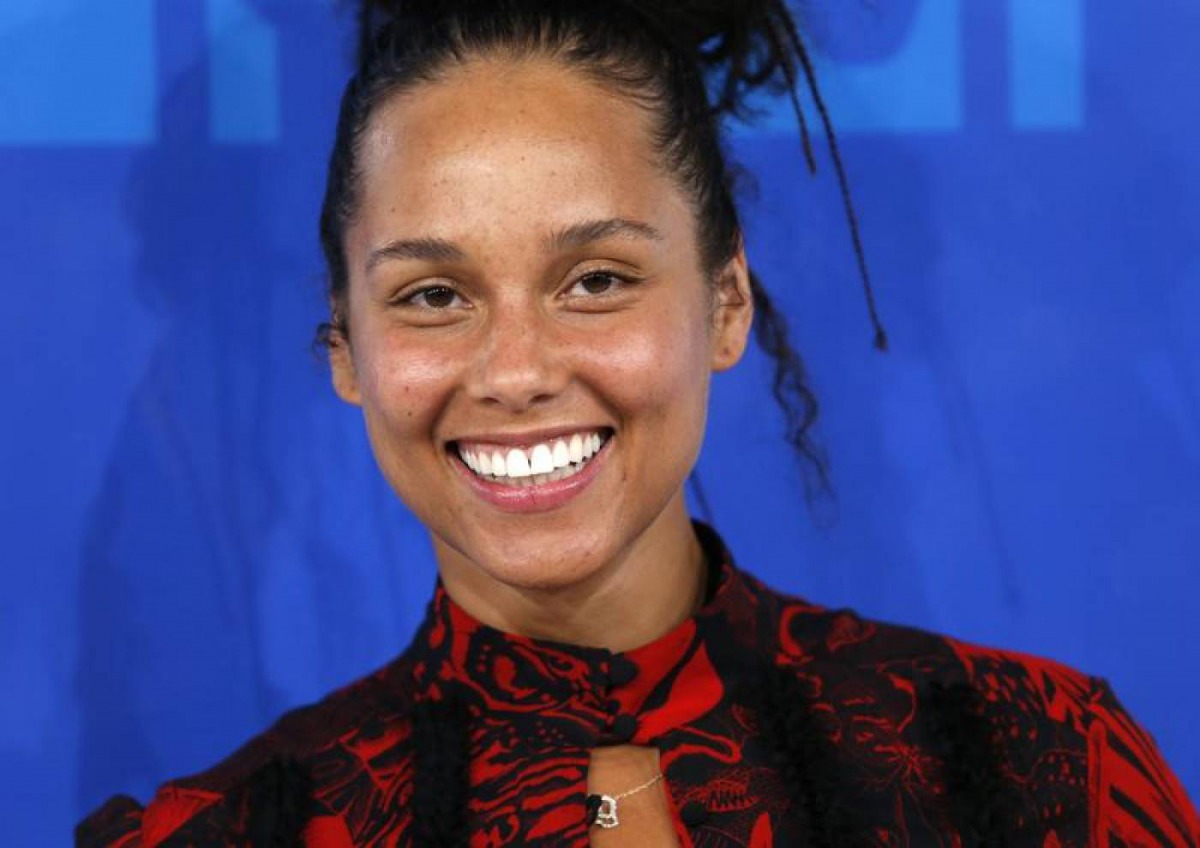 Musician Alicia Keys arrives at the 2016 MTV Video Music Awards in New York, August 28, 2016. Reuters/Eduardo Munoz