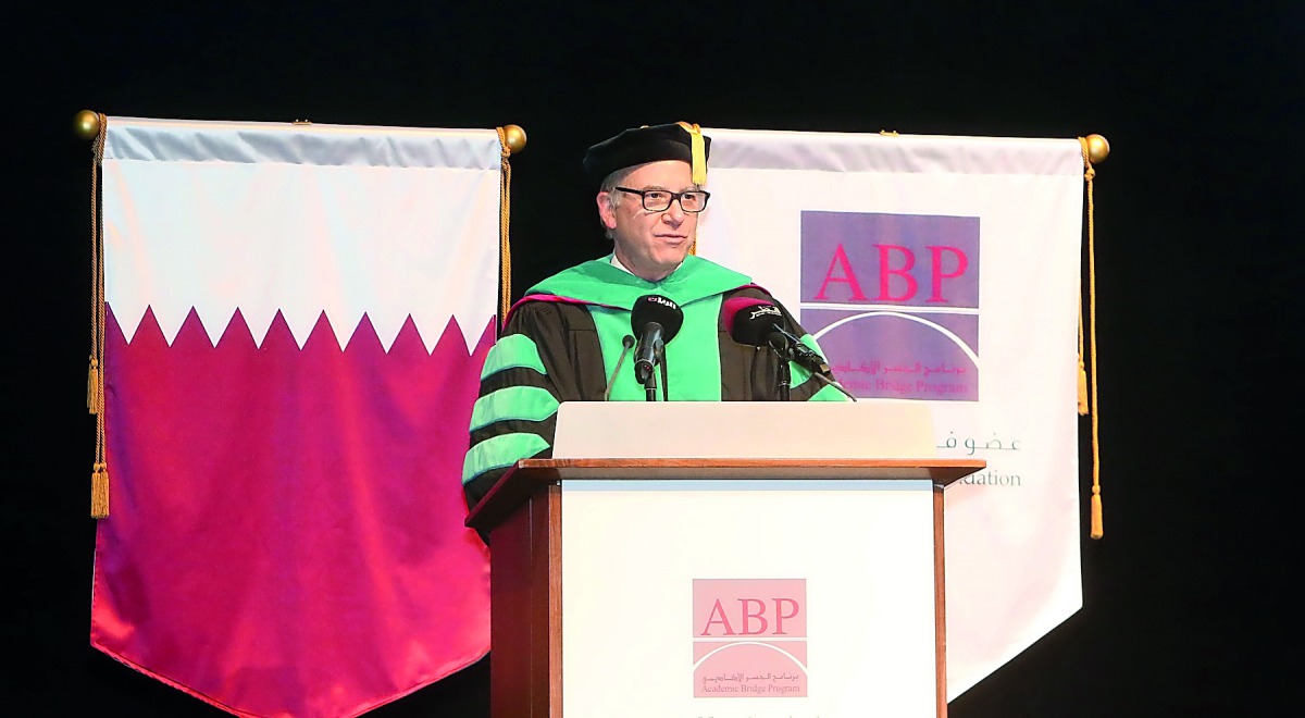 Dr Bryan Lewallen, Director of the ABP, addressing the graduating class. 