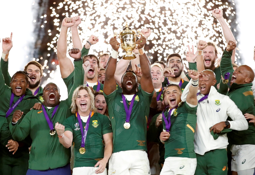 South Africa's Siya Kolisi celebrates with the Webb Ellis trophy after winning the Rugby World Cup Final at Yokohama International Stadium, Japan, November 2, 2019. Reuters/Matthew Childs
 
 