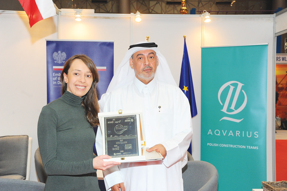 Eizeldin Abdelrahman, Executive Director of Al Sharq Media Management and Executive Director of the Silk Road Exhibition honouring Ewelina Chrobot, Sales and Admin Manager, Aqvarius.