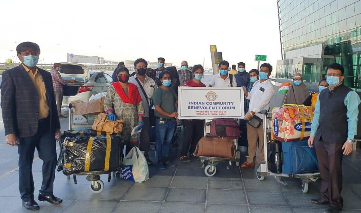 Bangalore passengers with ICBF officials.