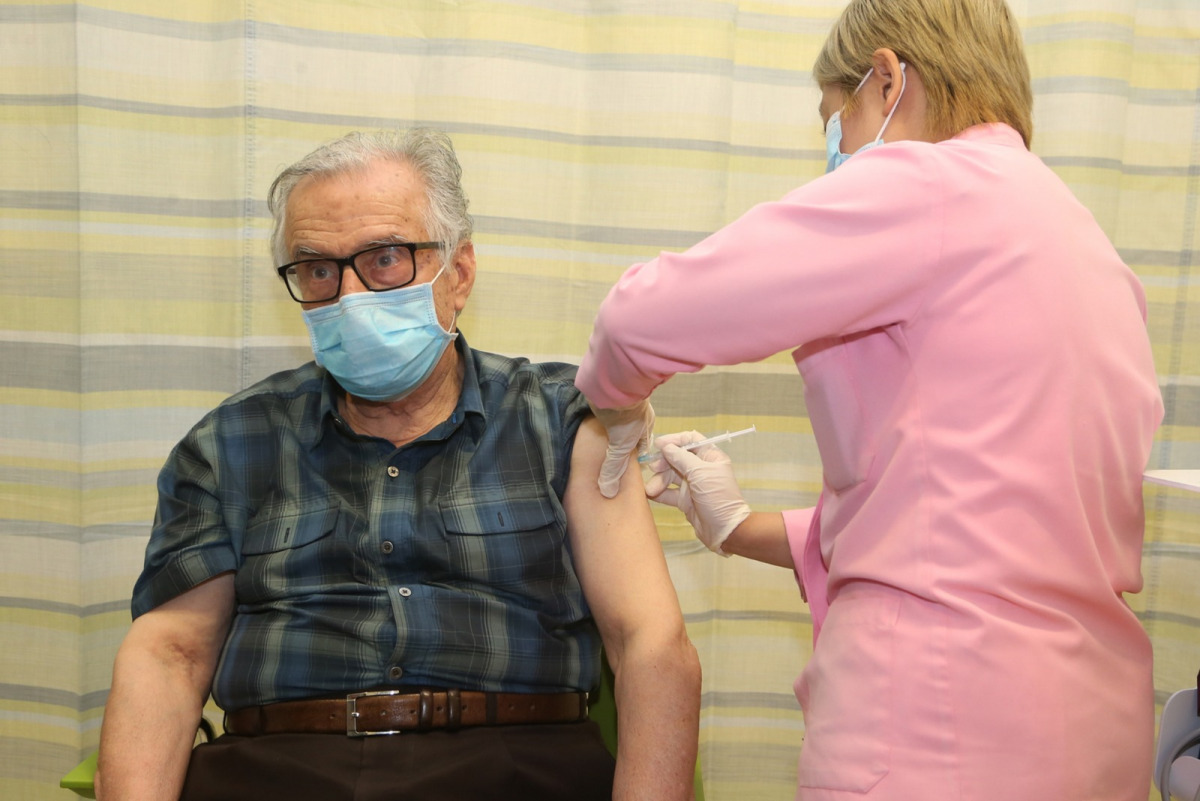 Second dose of Pfizer-BioNTech vaccine being administered at Al Wajbah Health Centre. Photo: Hussein Elsayed / The Peninsula