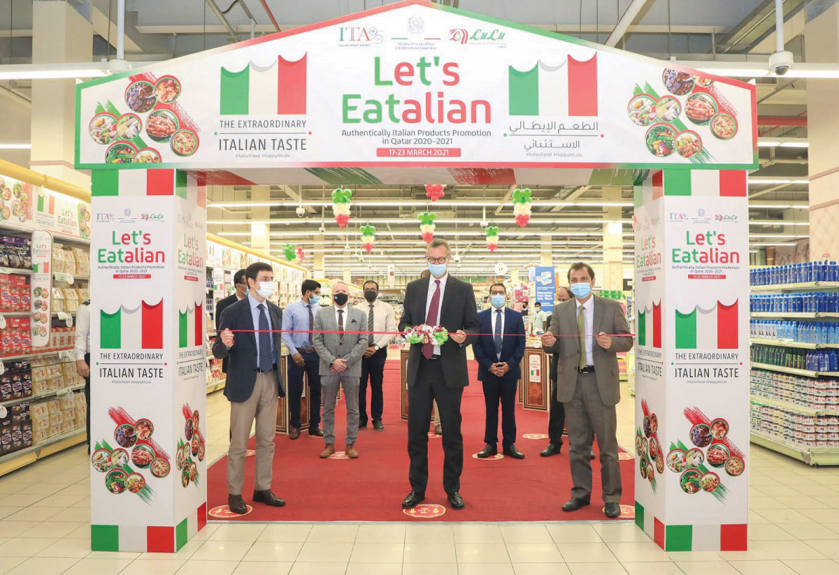 Ambassador of Italy to Qatar, H E Alessandro Prunas, inaugurating the festival at Lulu Hypermarket, Al Gharafa branch. 