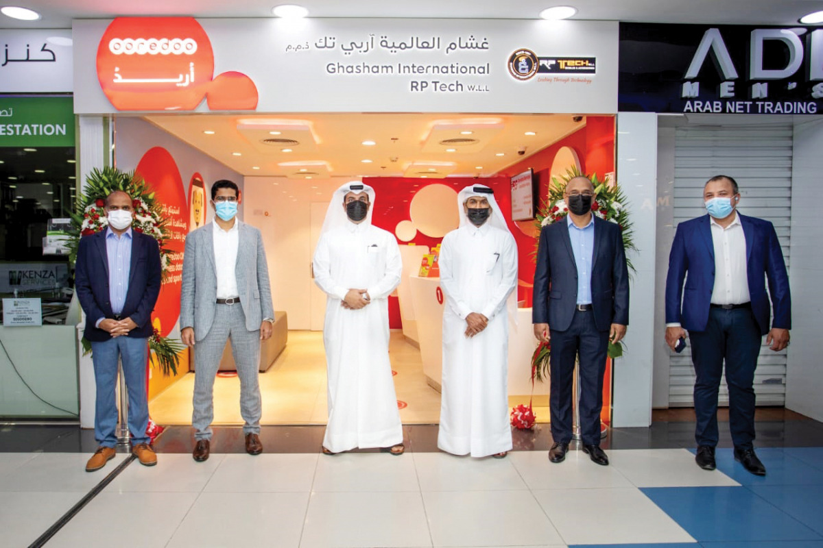 Ooredoo officials during the inauguration of the new Express shop at Safari Hypermarket, Abu hamour.