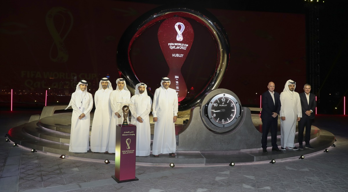 Prime Minister and Minister of Interior, H E Sheikh Khalid bin Khalifa bin Abdulaziz Al Thani; President of Qatar Olympic Committee, H E Sheikh Joaan bin Hamad Al Thani; Secretary-General of the Supreme Committee for Delivery and Legacy, H E Hassan Al Thawadi; FIFA President, H E Gianni Infantino; and other dignitaries at the launch of the Qatar 2022 countdown clock at Doha Corniche, yesterday. 
