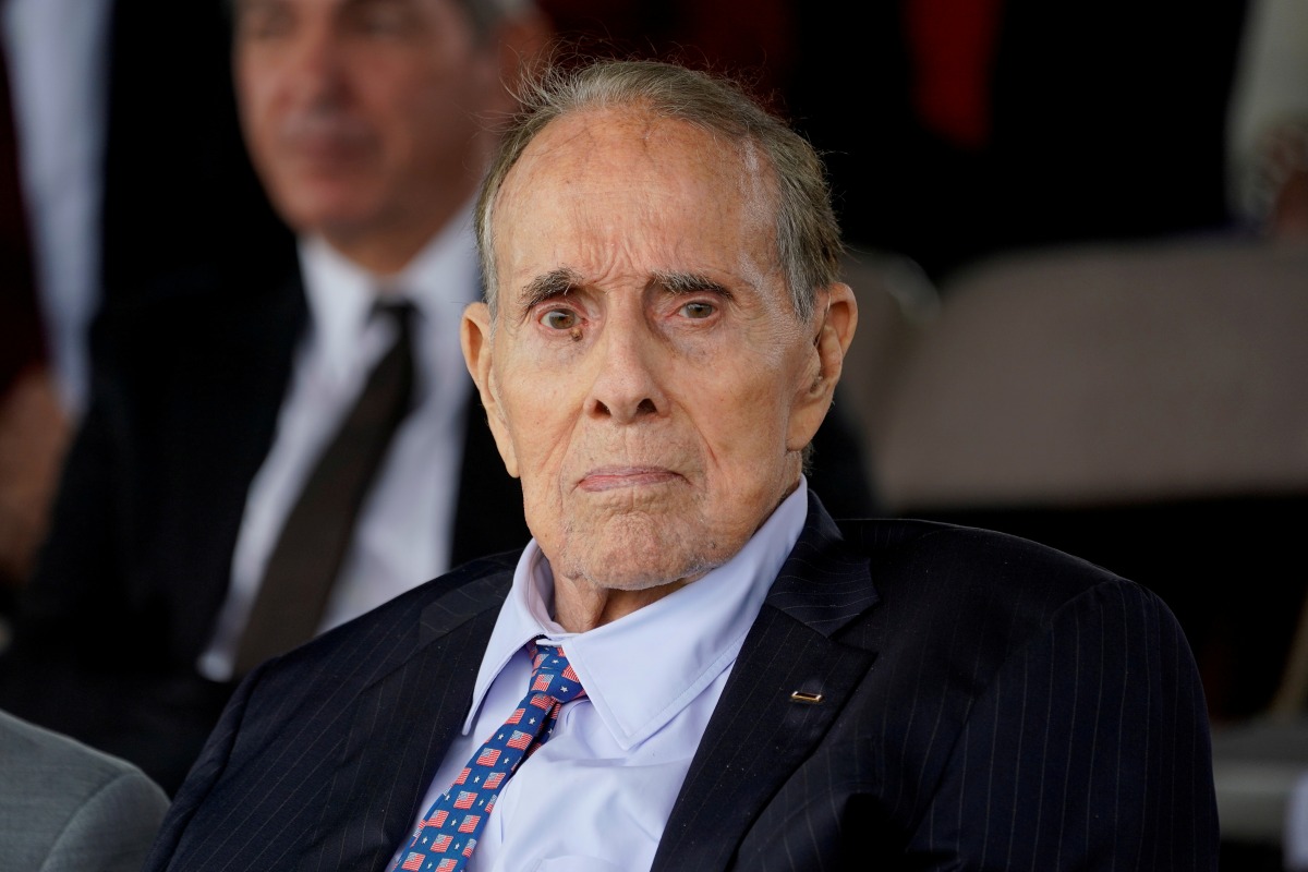 FILE PHOTO: Former Senate majority leader Bob Dole (R-KS). REUTERS/Kevin Lamarque/File Photo
