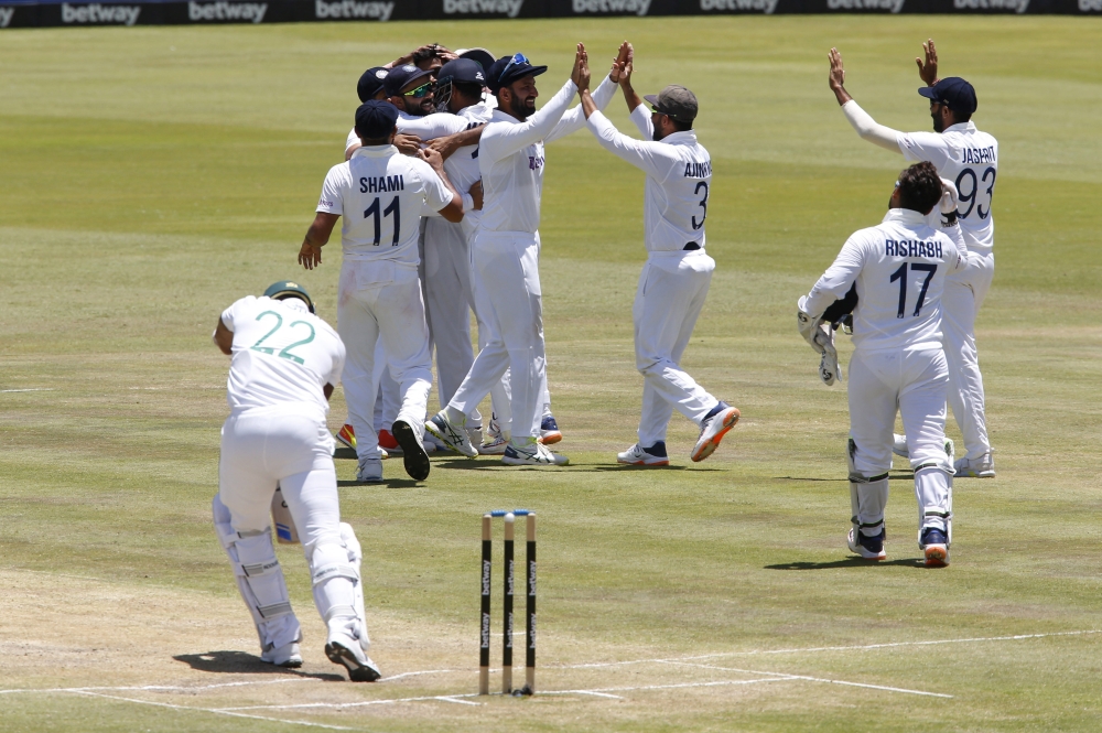 India players celebrate taking the wicket of South Africa's Lungi Ngidi and winning the match (REUTERS/Rogan Ward)