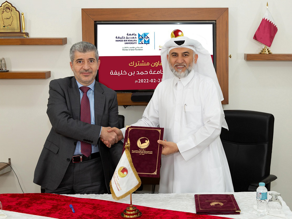 HBKU President Dr. Ahmed M Hasnah and Board Member and Chief Executive Officer of HBJ Foundation Saeed Mathkar Al Hajri at the agreement signing ceremony. 