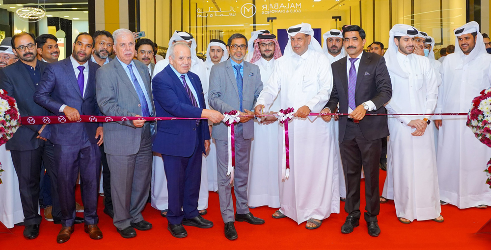 Sheikh Ali Abdulla A A Al Thani, Ambassador of Palestine to Qatar Munir Ghannam, and Vice-Chairman, Malabar Group Abdul Salam K P, with other officials inaugurating the Malabar Gold & Diamonds showroom in Tawar Mall.