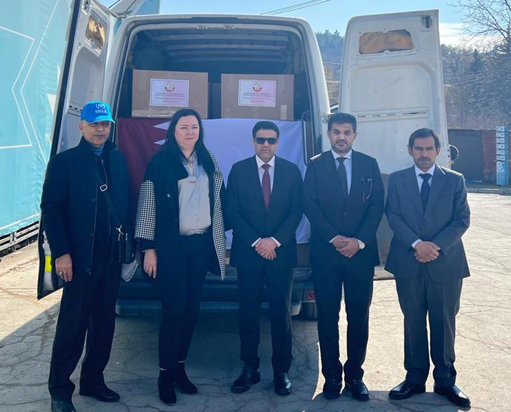 Acting Charge d’Affaires at the Embassy of Qatar in Moldova Hamad bin Rashid Al Athba with other officials during the handing over of the aid.