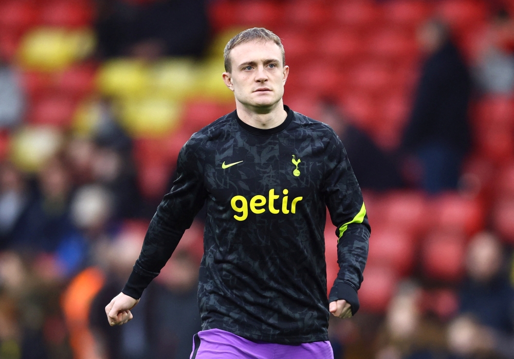 January 1, 2022 Tottenham Hotspur's Oliver Skipp during the warm up before the match REUTERS/David Klein