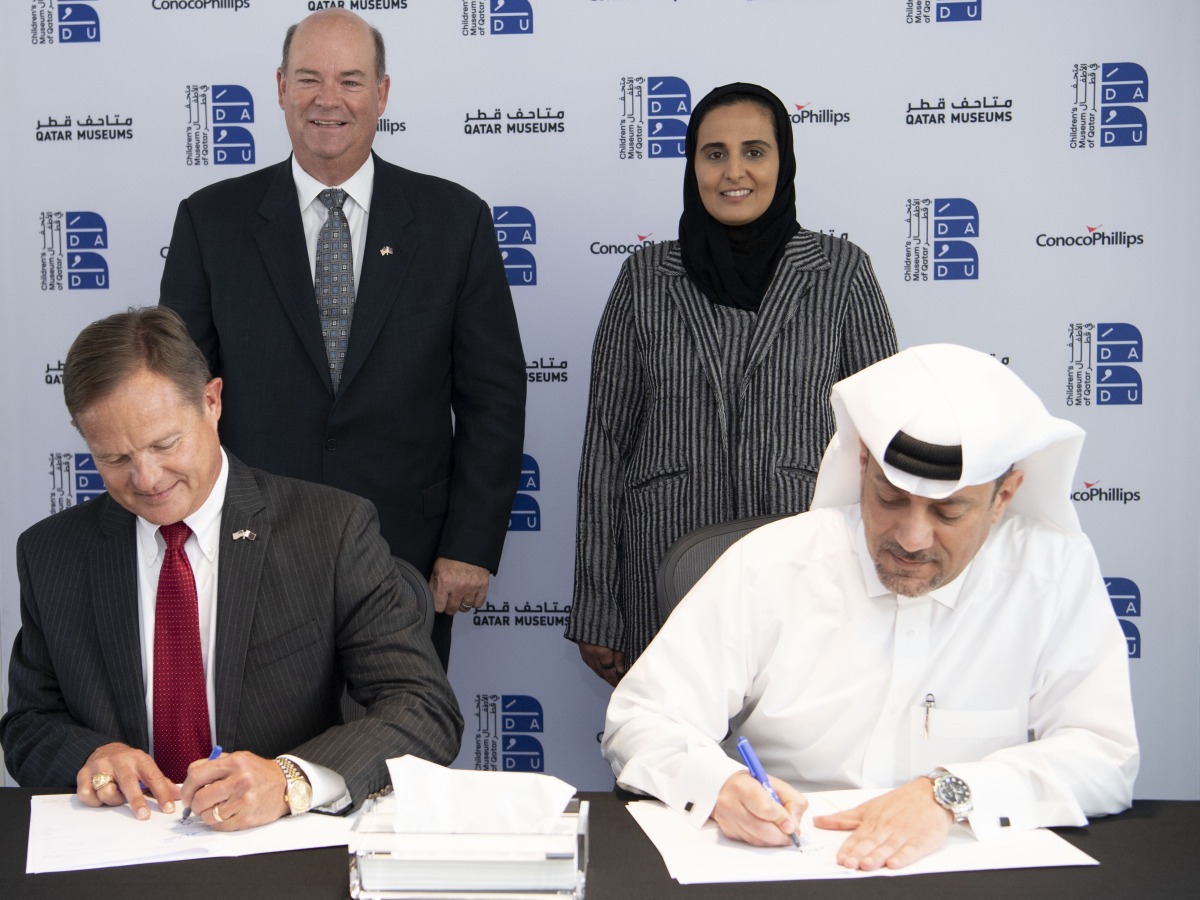 Qatar Museums (QM) Chairperson, H E Sheikha Al Mayassa bint Hamad bin Khalifa Al Thani, and ConocoPhillips Chairman and Chief Executive Officer, Ryan Lance witnessed the signing of the ‘Founding Family’ agreement between QM CEO, Ahmad Musa Al Namla, and ConocoPhillips Qatar's official, Todd Creeger. 