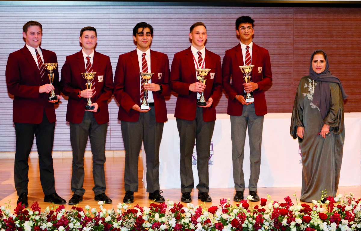 Winners during the graduation and prize-giving ceremony. 