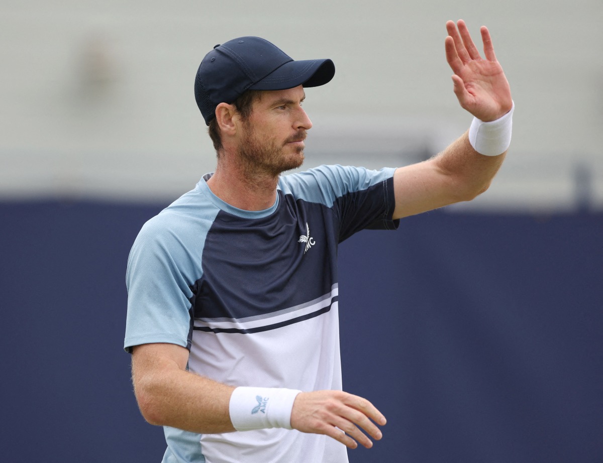 FILE PHOTO: Tennis - Surbiton Trophy - Surbiton, Britain - June 3, 2022 Britain's Andy Murray celebrates after winning his quarter final match against Brandon Nakashima of the U.S. REUTERS/Matthew Childs/File Photo
