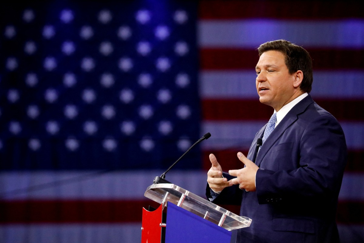 FILE PHOTO: U.S. Florida Gov. Ron DeSantis speaks at the Conservative Political Action Conference (CPAC) in Orlando, Florida, U.S. February 24, 2022. REUTERS/Marco Bello/File Photo
