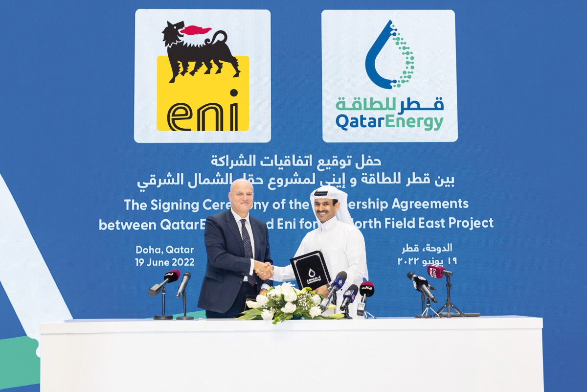 Minister of State for Energy Affairs, the President and CEO of QatarEnergy H E Saad Sherida Al Kaabi and CEO of Eni Claudio Descalzi during the agreement signing at the QatarEnergy headquarters. 