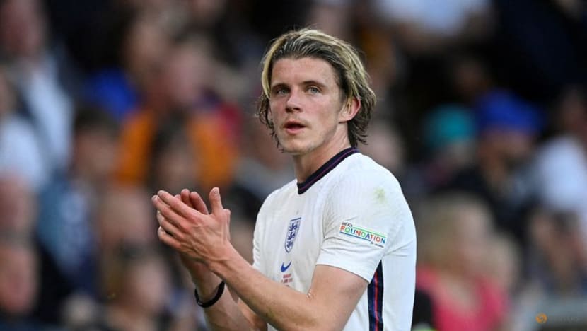 England's Conor Gallagher applauds fans after being substituted during a UEFA Nations League Group C match between England and Hungary at Molineux Stadium, Wolverhampton, Britain, June 14, 2022. REUTERS/Toby Melville
