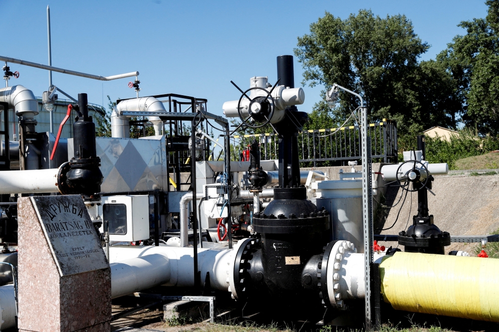 File Photo: The receiver station of the Druzhba oil pipeline between Hungary and Russia is seen at the Hungarian MOL Group's Danube Refinery in Szazhalombatta, Hungary, May 18, 2022. (REUTERS/Bernadett Szabo)