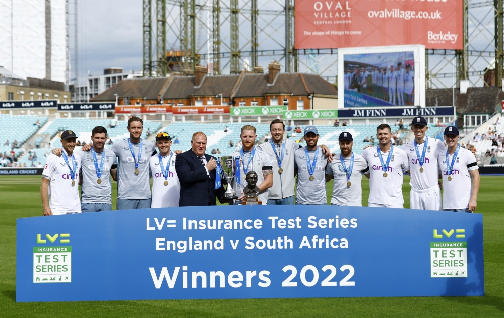 England's Ben Stokes and team mates are presented with the trophies after winning the match and series. Reuters/Andrew Boyers