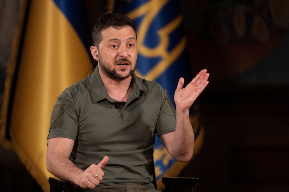 Ukraine's President Volodymyr Zelenskiy speaks during an interview with Reuters in Kyiv, Ukraine, on September 16, 2022. (REUTERS/Valentyn Ogirenko)