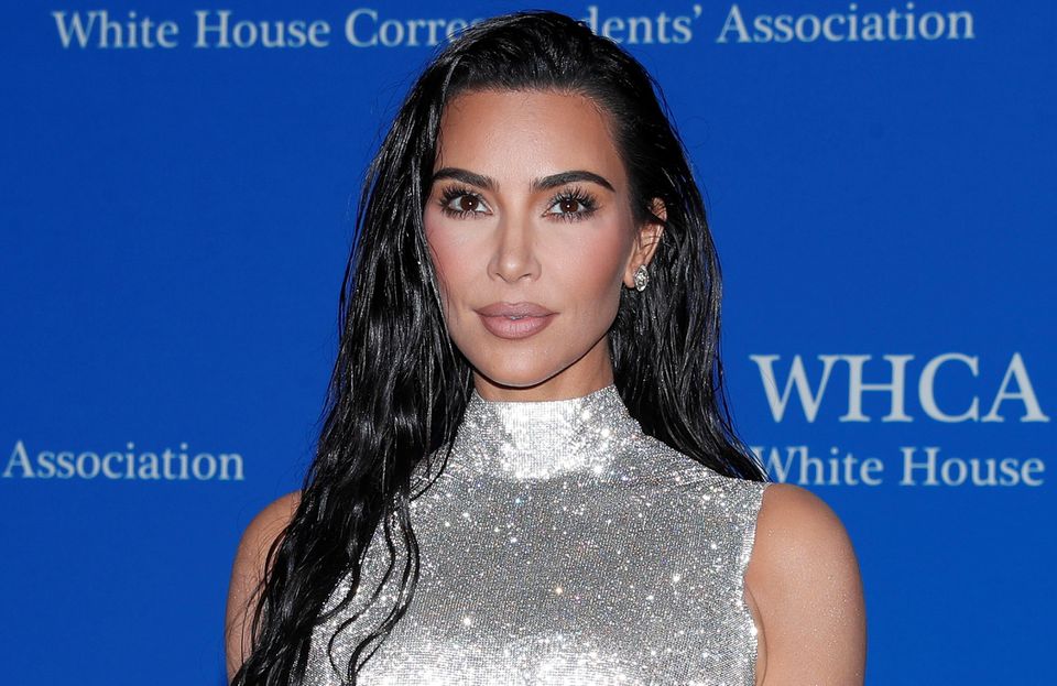 Kim Kardashian arrives on the red carpet for the annual White House Correspondents' Association Dinner in Washington, US, on April 30, 2022. (REUTERS/Tom Brenner)