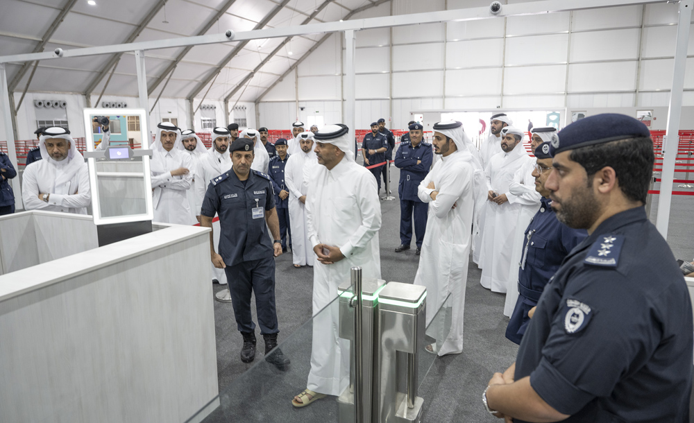 Prime Minister and Minister of Interior H E Sheikh Khalid bin Khalifa bin Abdulaziz Al Thani being briefed about arrangements and facilities at the Abu Samra border crossing, yesterday. 