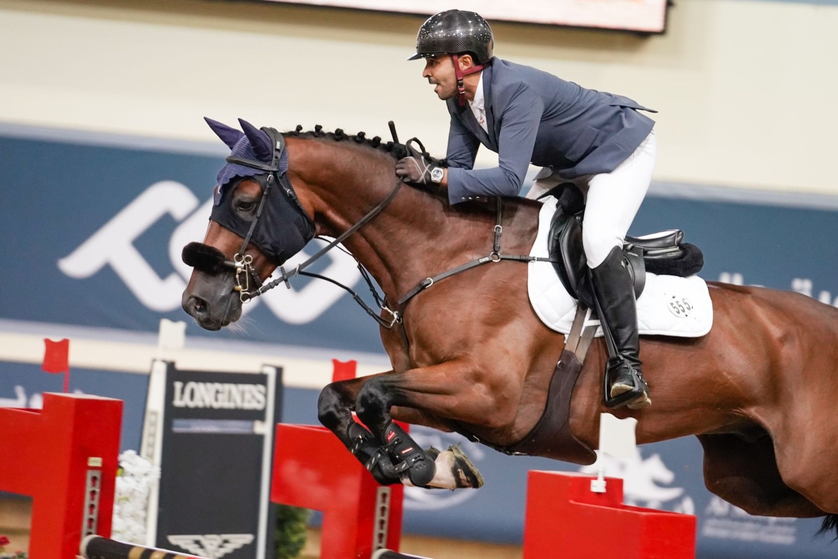  Sheikh Khalifa Al Thani astride Ierland VDL during the Big Tour round.